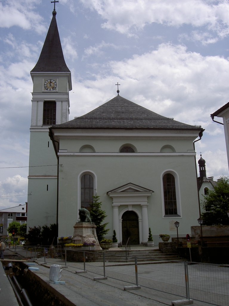 Wrgl, Stadtkirche St. Laurentius, erbaut von 1748 bis 1836, klassizistisch erweitert 1837, neubarocke Erweiterung 1912 (09.06.2013)