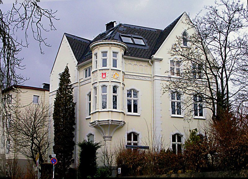 ..Wohnen und Arztpraxen unter dem Dach einer alten Villa - gesehen in der Freiher v. Steinstrae / Ldenscheid - 2.3.10 (Uschi)