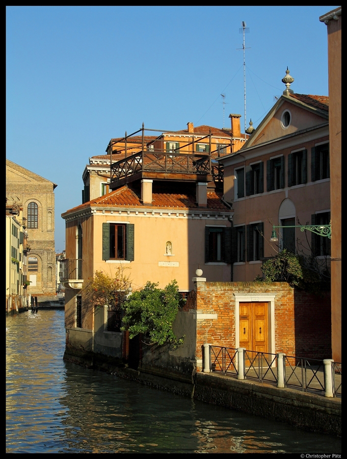 Wohnhaus am Rio Noal in Venedig. (17.11.2012)