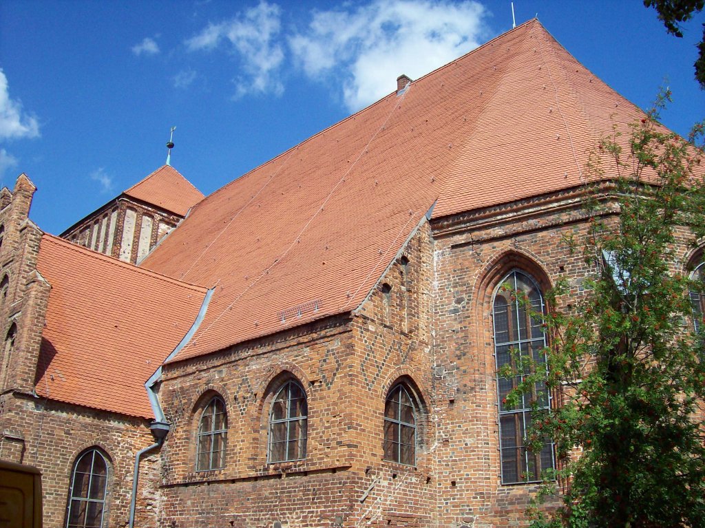Wusterhausen/Dosse, Stadtkirche St. Peter und Paul, Chorseite von Sdosten (16.07.2009)