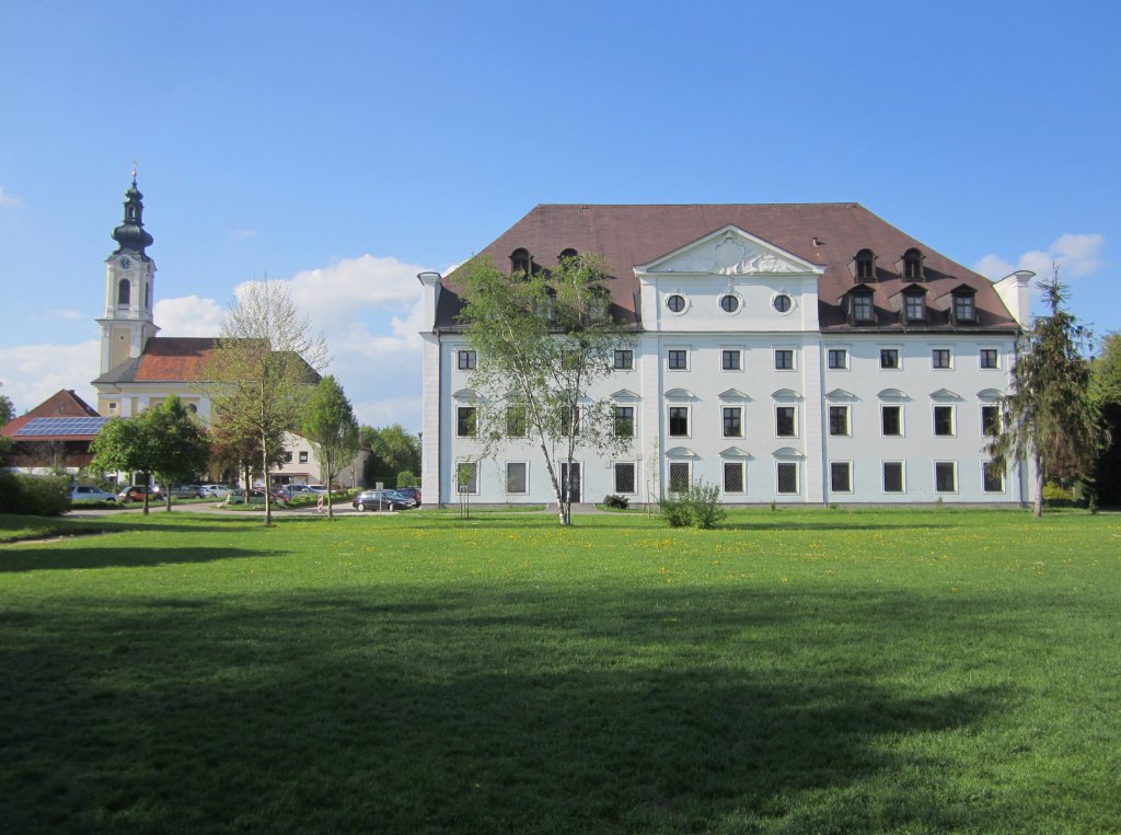 Zell an der Pram, Schloss und Pfarrkirche Maria Himmelfahrt, Bezirk Schrding  (05.05.2013)