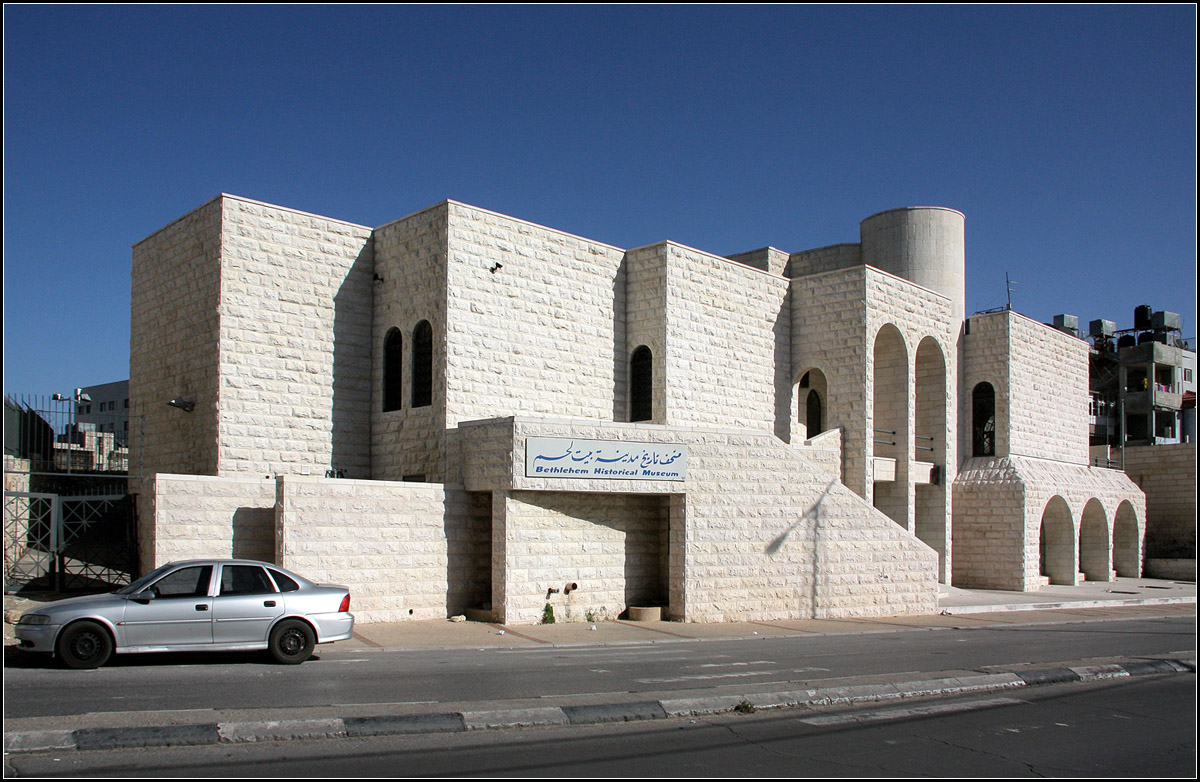 . Bethlehem Museum for Heritage and Culture -

Dieser interessante Museums-Neubau in Bethlehem wurde erst 2014 fertiggestellt.

27.03.2014 (Matthias)
