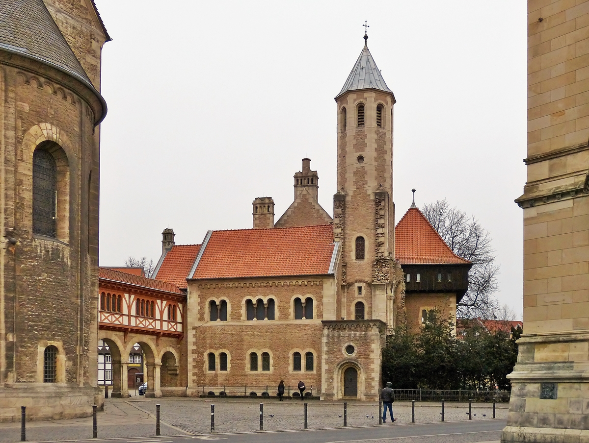 . Braunschweig - Die Burg Dankwarderode vom Platz der Deutschen Einheit aus gesehen. 03.01.2015 (Hans)