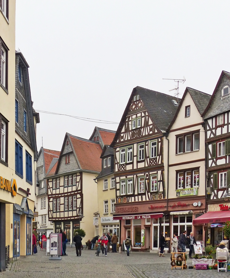 . Butzbach (Wetterau) - Blick vom Butzbacher Marktplatz in de Weiseler Strae. 01.11.2014 (Jeanny)