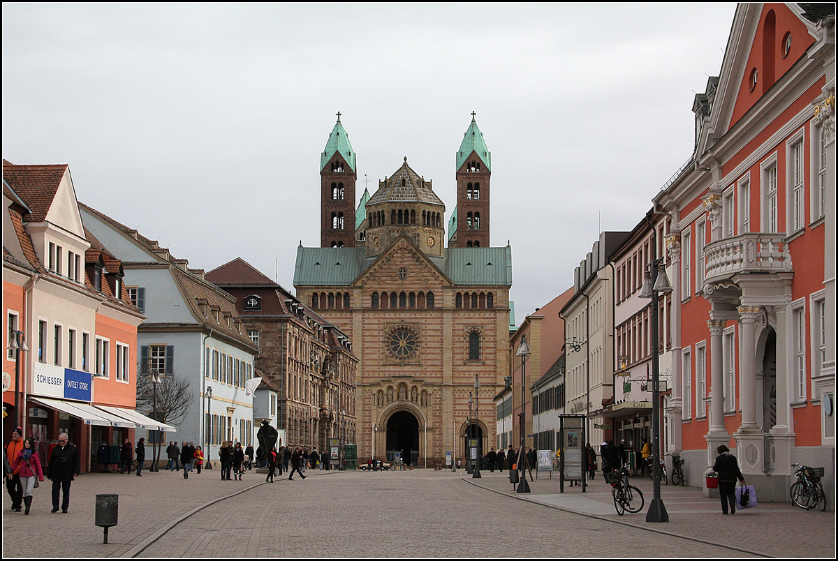 . Ein klassisches Stdtefoto -

Blick ber die Maximilianstrae zum Dom zu Speyer.

08.02.2014 (Matthias)