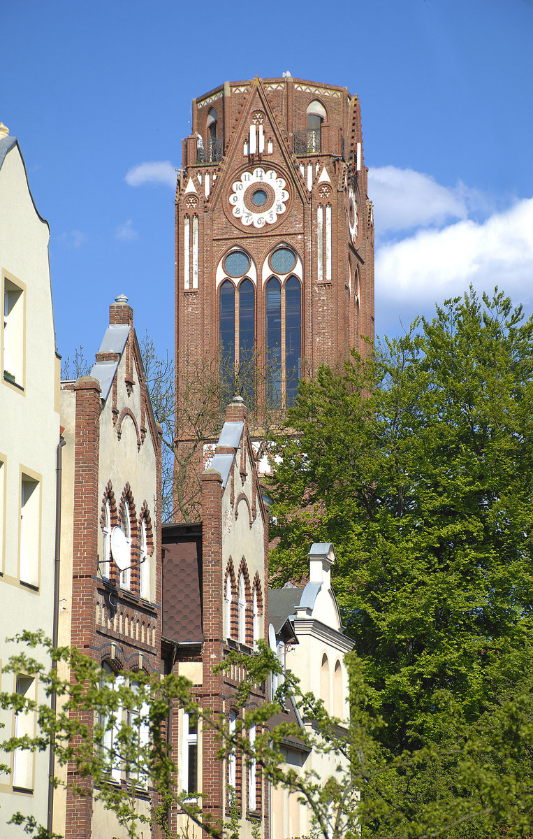 Świnoujście (Swinemnde) - Turm der im Zweiten Weltkrieg zerstrten Lutherkirche, heute Aussichtsturm und Caf. Aufnahme: 7. Mai 2016.