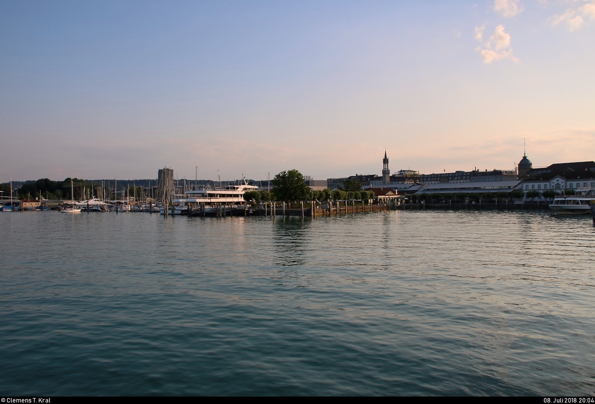 Abendstimmung im Hafen Konstanz am Bodensee.
[8.7.2018 | 20:04 Uhr]