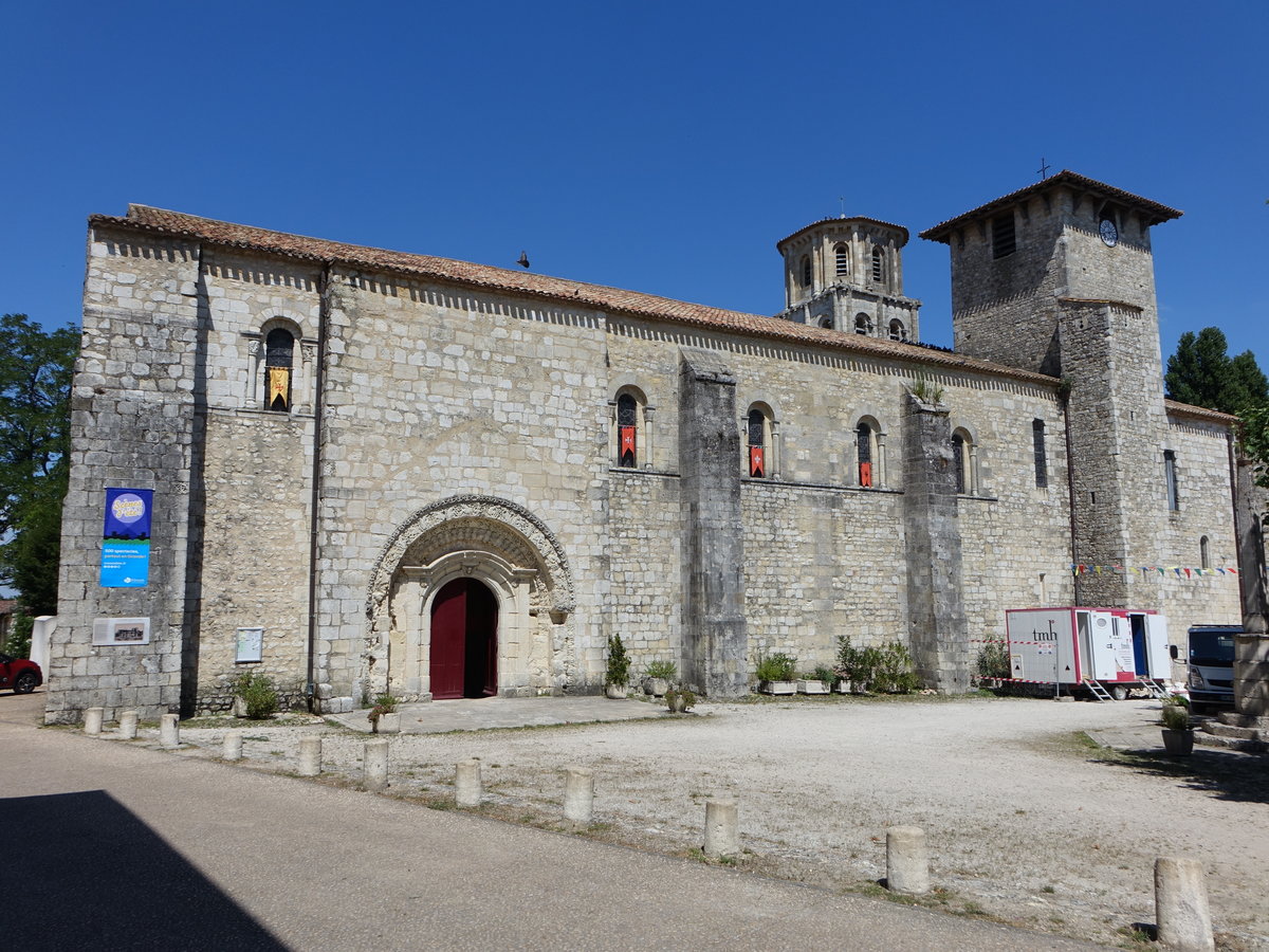 Abtei Saint-Pierre de Vertheuil, erbaut im 11. Jahrhundert, im 19. Jahrhundert nach und nach von den Architekten Joseph-Adolphe Thiac , Paul Abadie Vater und Albert Couru restauriert (24.07.2018)