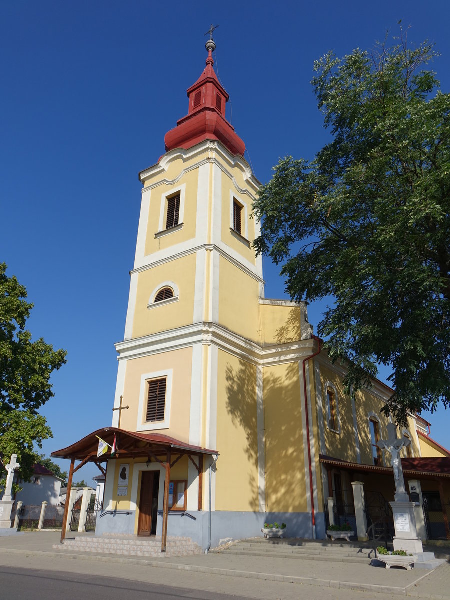 Ajak, kath. St. Michael Kirche, erbaut 1819 in der Ady Endre Utca (07.09.2018)