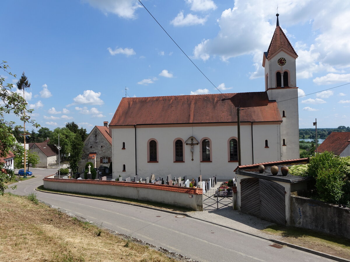 Altisheim, Pfarrkirche St. Willibald, Saalbau mit eingezogenem Rechteckchor, erbaut 1848 (07.06.2015)