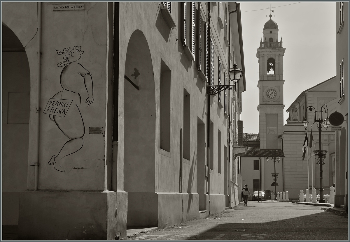 An der Ecke der Via M.S Ottone und de Via Guglielomo Marconi hat  Marco Cagnolati einem der  Streiche  von Don Camillo in Form des  frisch gestrichenen  Gisella ein Denkmal gesetzt.
22. Sept. 2014