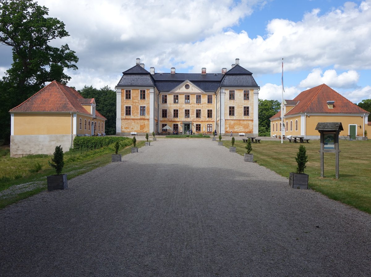 Andrarum, Schloss Christinehovs, erbaut 1740 von Christina Piper im Barockstil (11.06.2016)
