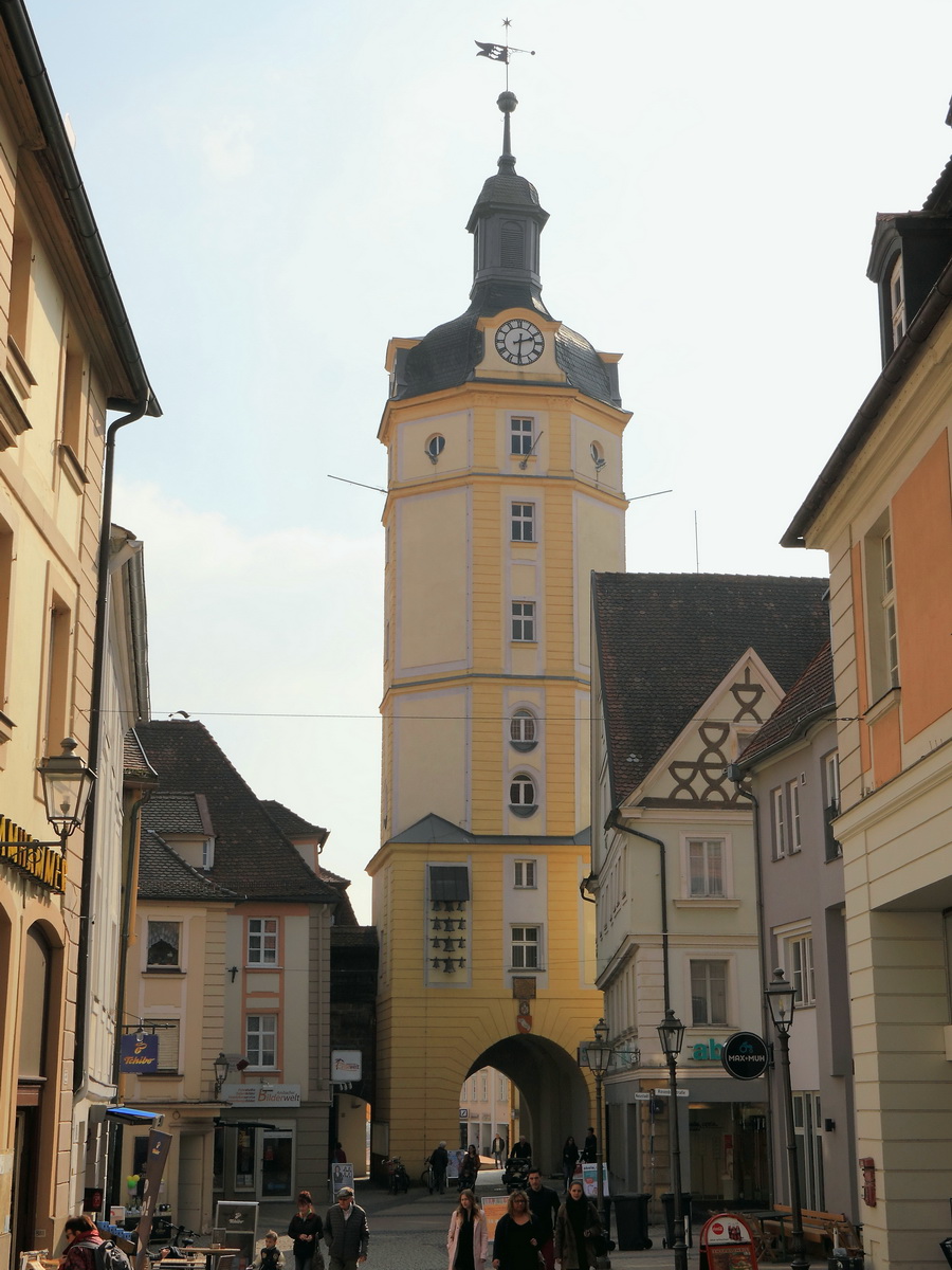 Ansbach, Herrieder Tor stadtauswrts am 14. Mrz 2017 gesehen.