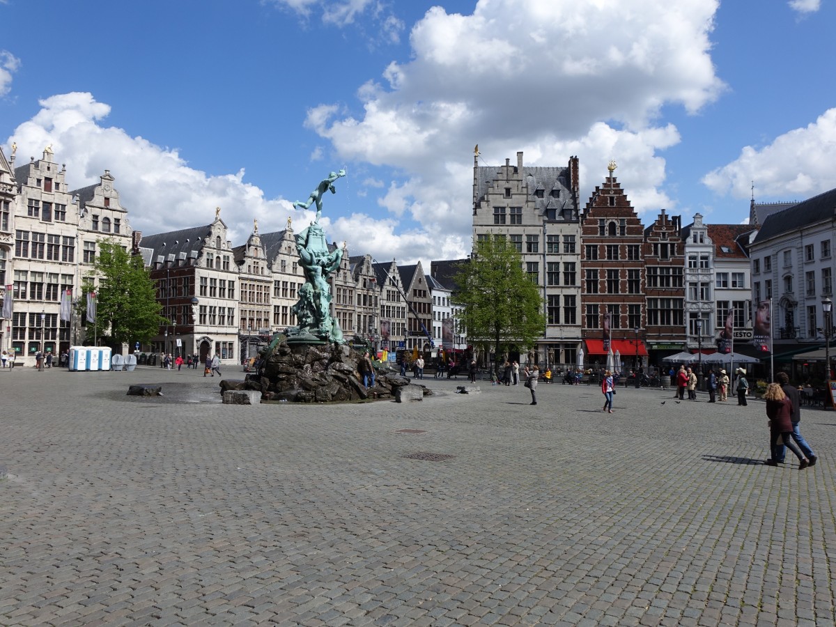 Antwerpen, Grote Markt mit Brabo Brunnen (28.04.2015)