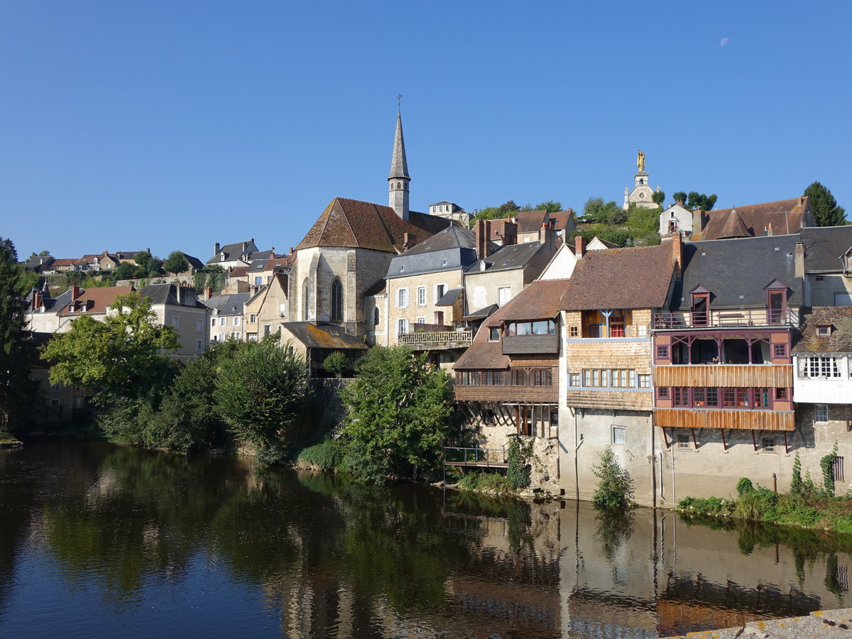Argenton-sur-Creuse, Altstadt mit St. Benoit Kirche (21.09.2016)