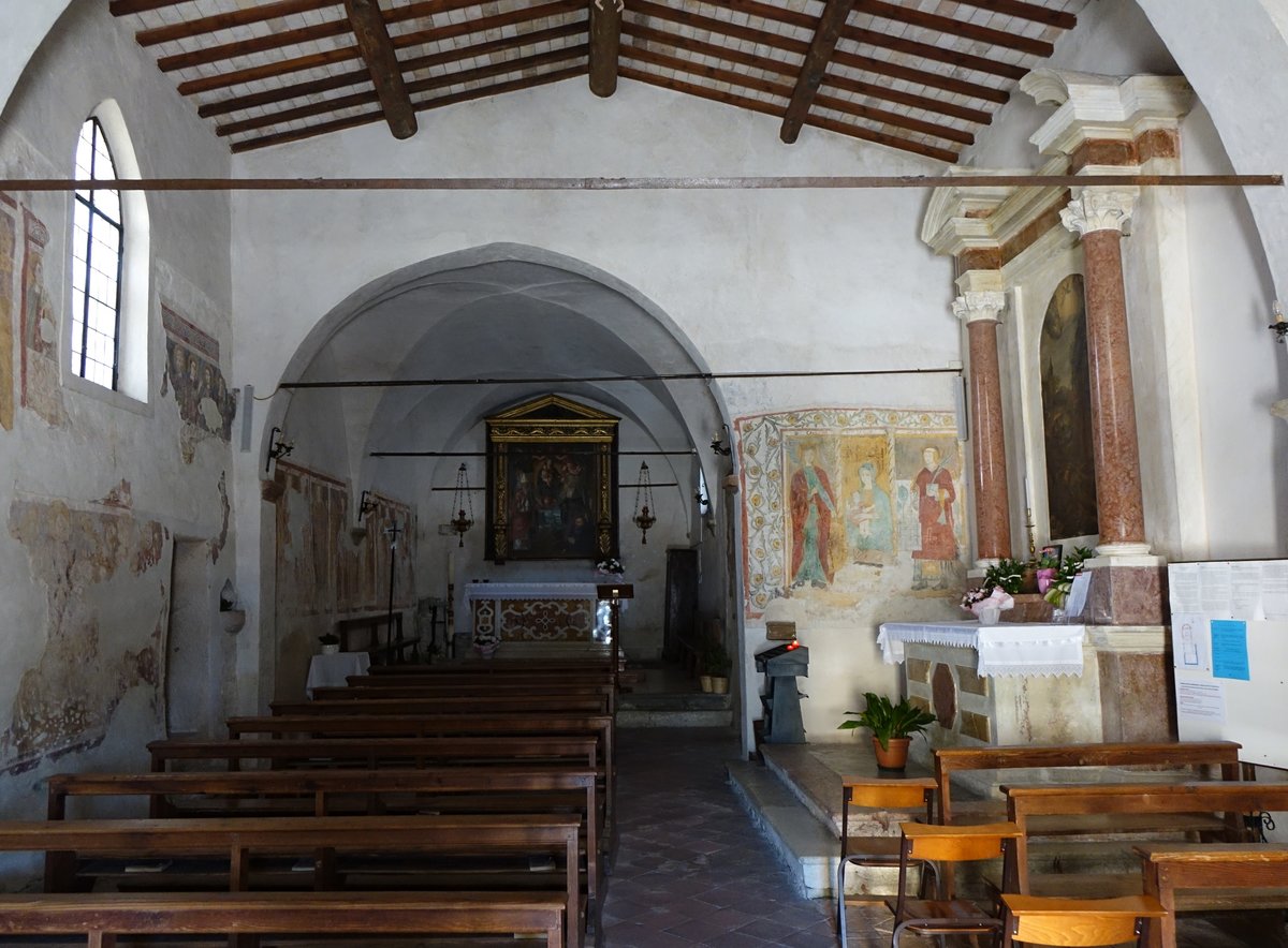 Assenza, Innenraum der San Nicola Kirche, Fresken aus dem 13. Jahrhundert (07.10.2016)