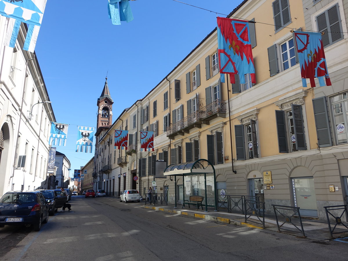 Asti, historische Huser am Corso Vittorio Alfieri (02.10.2018)