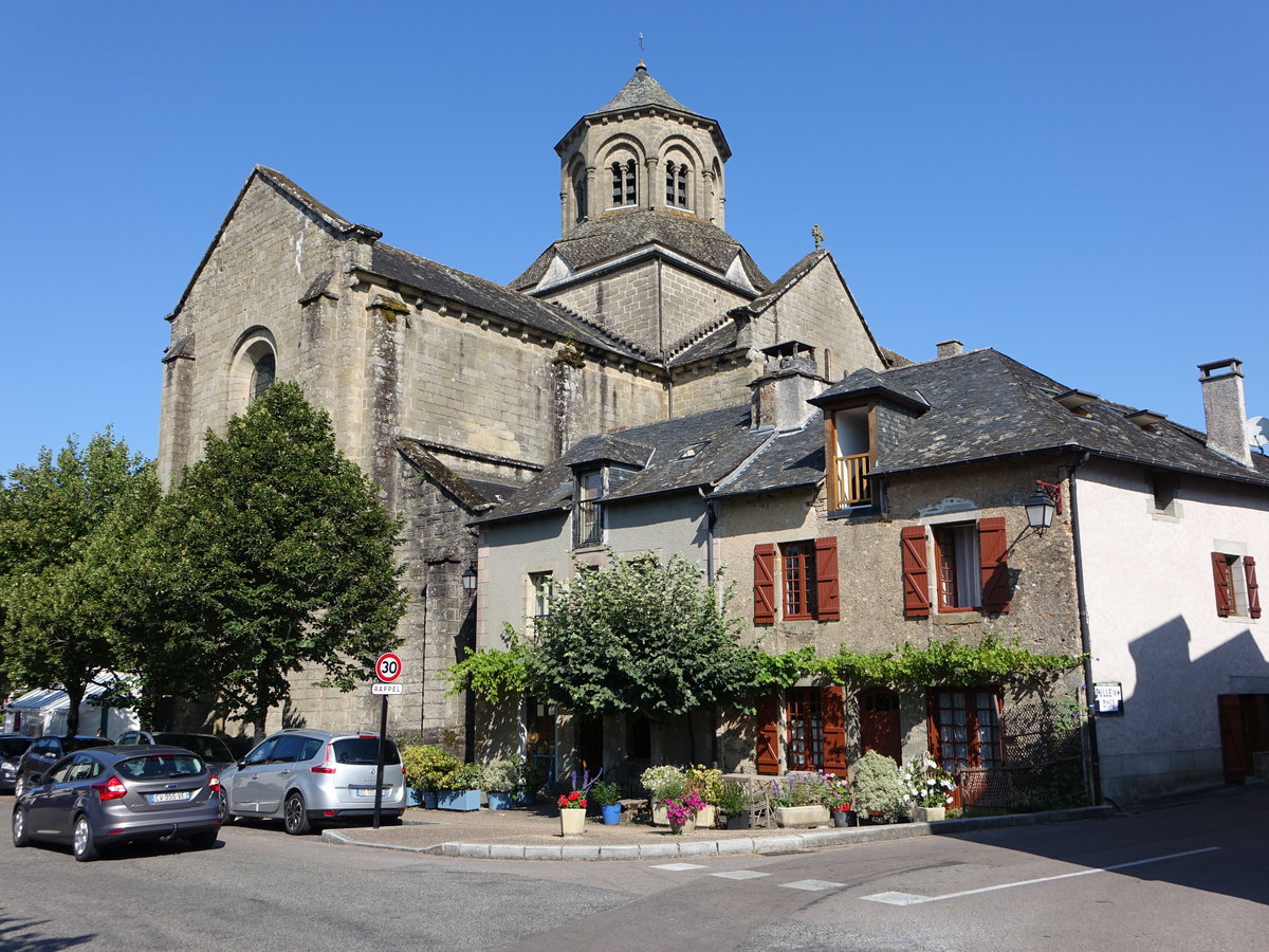 Aubazines, Klosterkirche St. Etienne, erbaut im 12. Jahrhundert (22.07.2018)