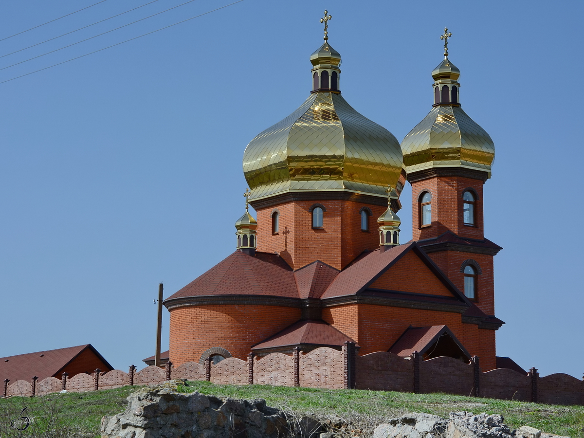 Auf dem Weg nach Bila Tserkva habe ich Anfang April 2016 in einem kleinen Ort diese Kirche entdeckt.