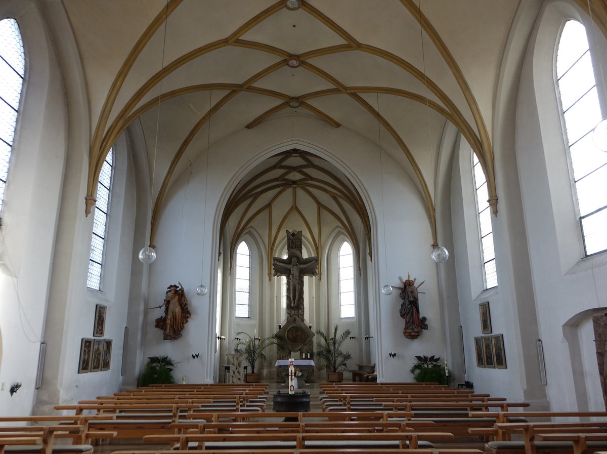 Aufhausen, neugotischer Innenraum der St. Michael Kirche (21.11.2016)