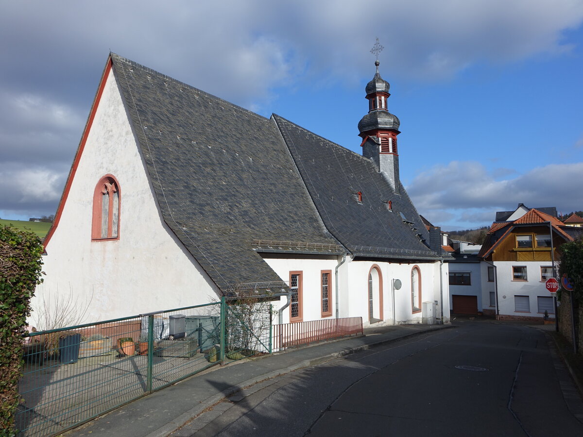 Aulhausen, Pfarrkirche St. Petronilla,  kleine gotische Kirchenschiff mit dreiseitigem Chorschluss (30.01.2022)