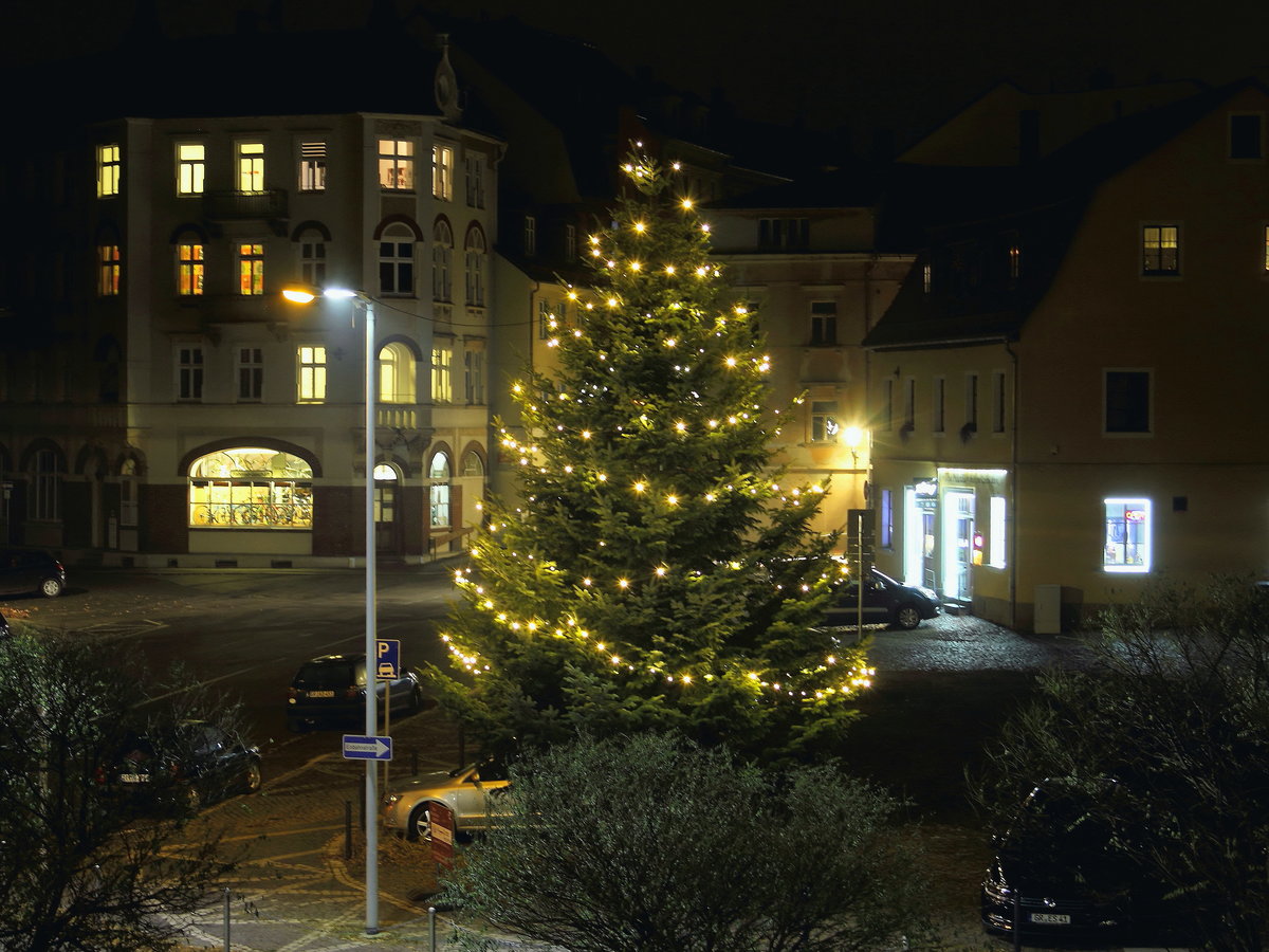 Ausblick  am 25. November 2016 in das weihnachtliche Zittau am Ottokarplatz.