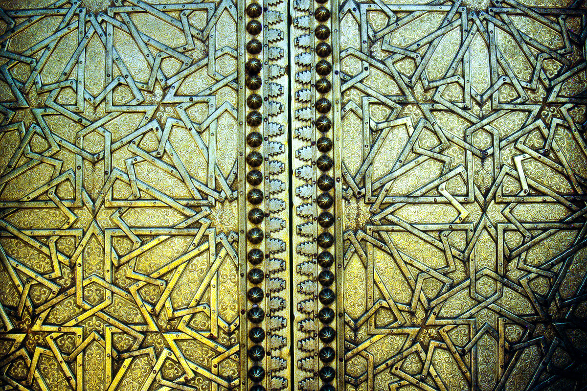 Ausschnitt der goldenen Tr im Knigspalast Dar El Machzen in Fs. Bild vom Dia. Aufnahme: November 1996.