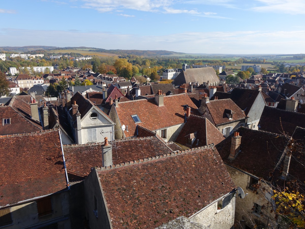 Aussicht auf die Altstadt von Tonnerre, Dept. Yonne (27.10.2015)