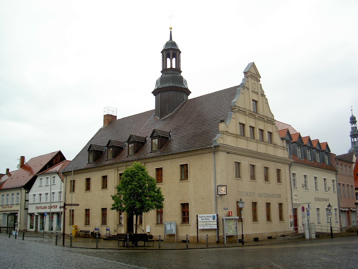 Bad Belzig, historisches Rathaus am Markt, erbaut im 16. Jahrhundert (11.05.2014)
