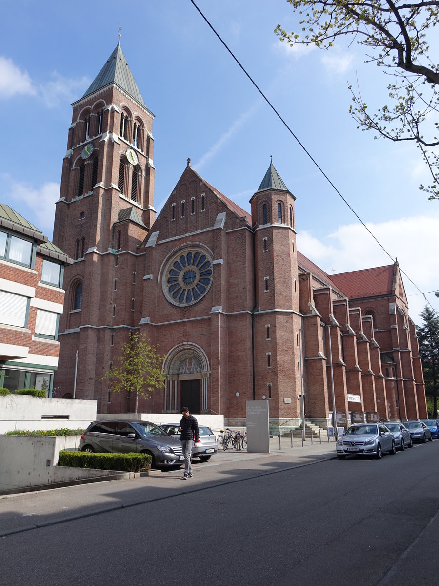 Bad Cannstadt, kath. Liebfrauenkirche, erbaut von 1907 bis 1909 durch Josef Cades, Mosaik ber dem Hauptportal von Karl Caspar (10.04.2016)