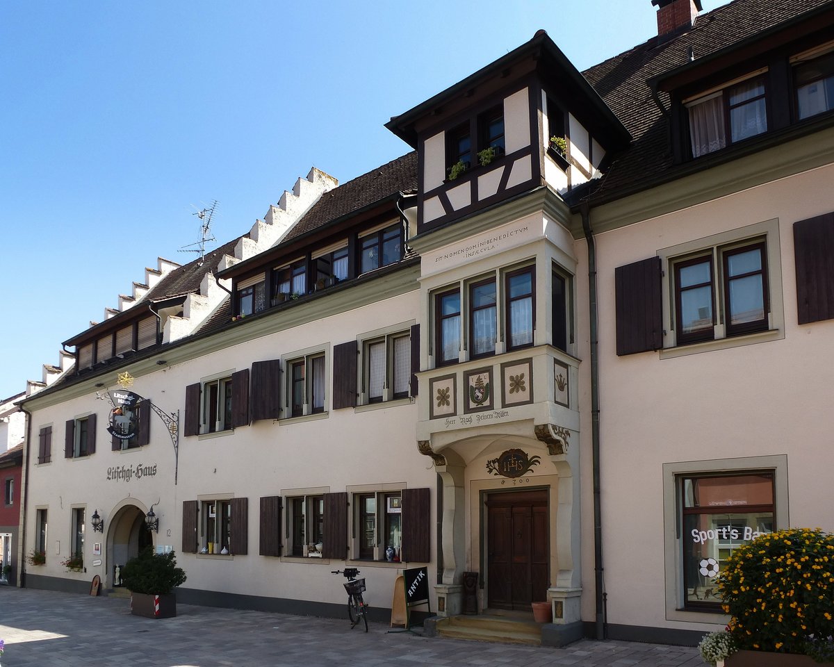 Bad Krozingen, das Litschgihaus von der Straenseite, benannt nach einer bekannten Kaufmannsfamilie ( die Fugger des Breisgau ), das zweiteilige Barockgebude stammt von 1564, beherbergt heute das Stadtmuseum, Sept.2017