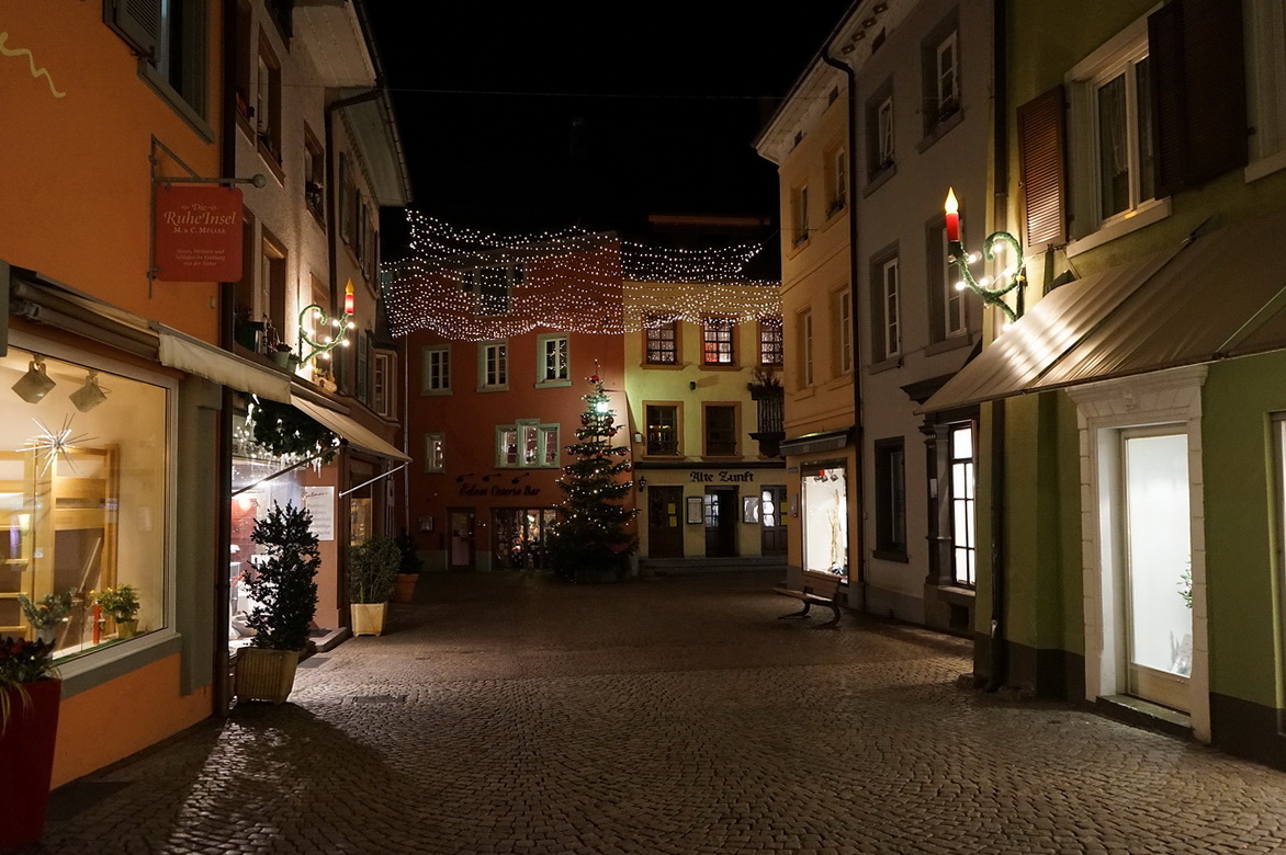 Bad Sckingen - Rheinbrckstrae. Die Gassen und Huser im weihnachtlichen Glanz am Heiligabend. 24.12.2013