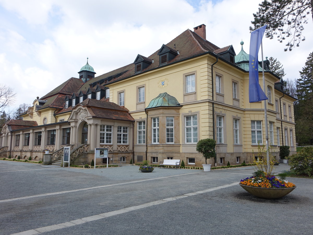 Bad Steben, Staatliches Kurhaus, erbaut 1911 von Eugen Freiherr von Schacky im barockisierendem Jugendstil (14.04.2017)