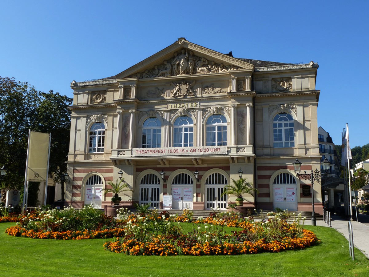 Baden-Baden, das 1862 erffnete Theater am Goetheplatz, erbaut nach dem Pariser Vorbild, Sept.2015