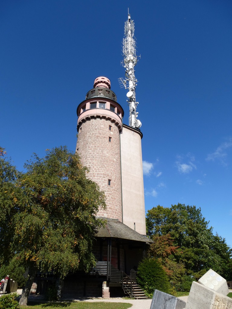 Baden-Baden, Sende-und Aussichtsturm auf dem Merkur, der Antennentrger ist 68m hoch, Sept.2015