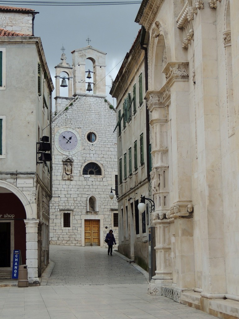 Barbarakirche (Sveti Barbara)wird fr Gottesdienste nicht mehr genutzt, sondern ist dem Stadtmuseum von SIBENIK angeschlossen; 130422