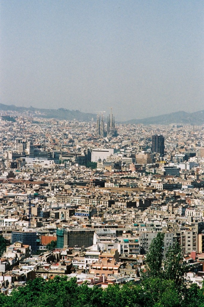 BARCELONA (Provincia de Barcelona), 16.06.2000, Blick vom Montjuc auf die Stadt