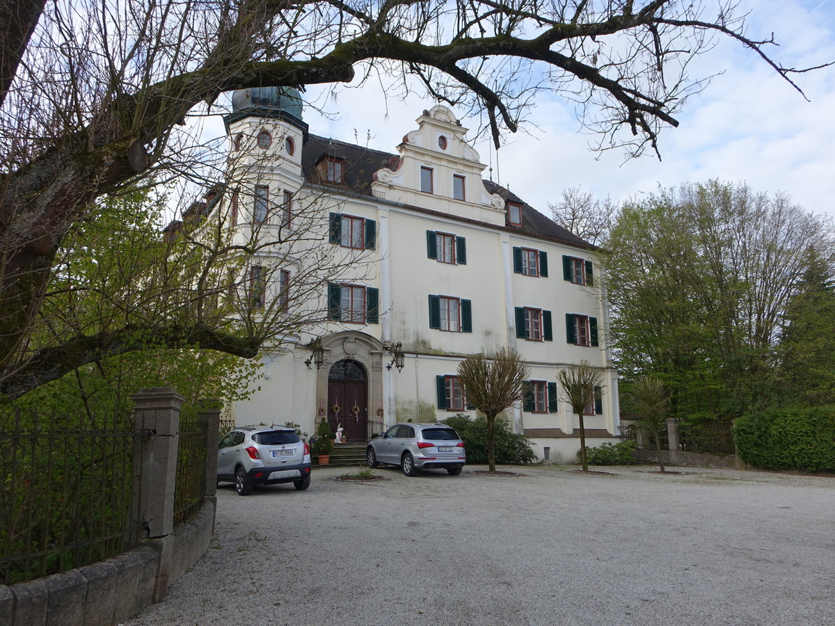 Bayerbach, Schloss Peuerbach, Kern erbaut im 15. Jahrhundert, umgebaut von 1892 bis 1893 Neurenaissancestil (23.04.2017)