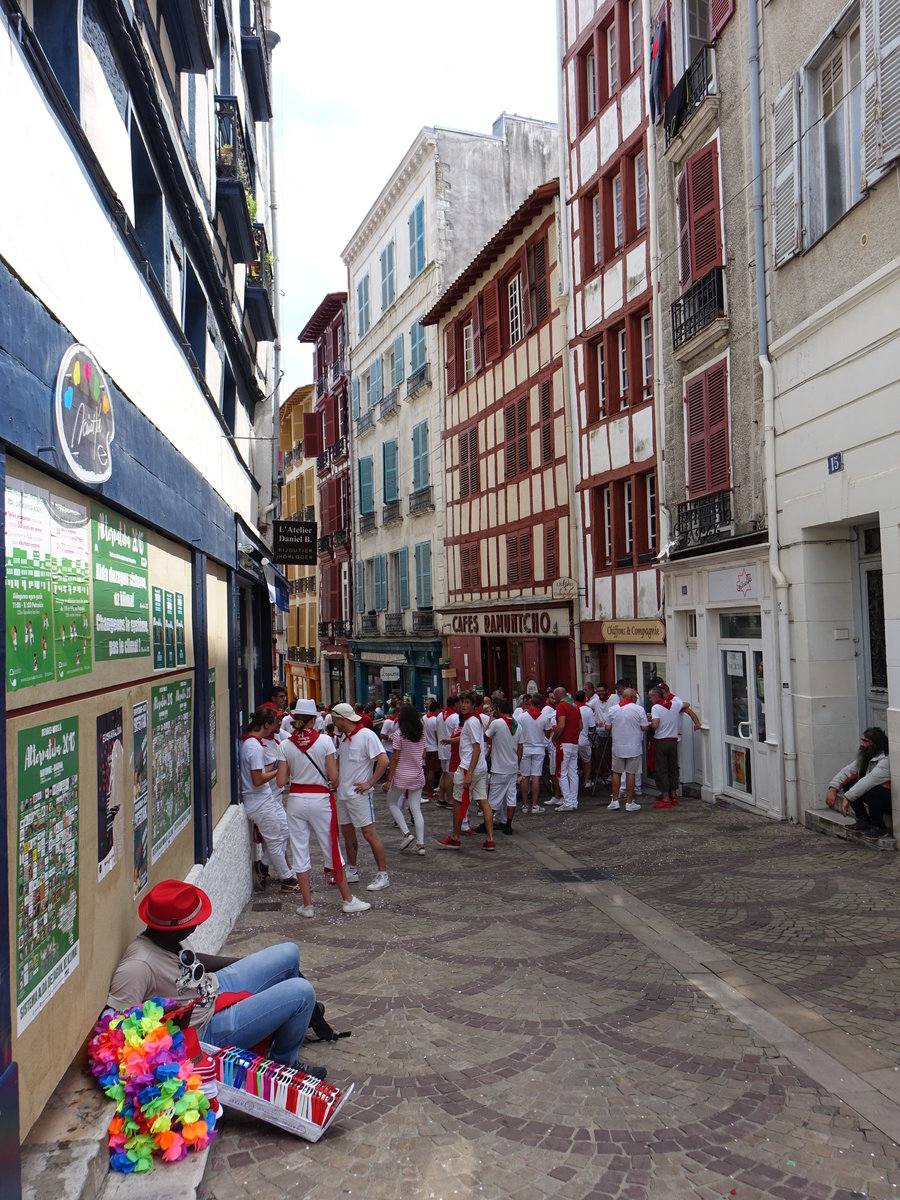 Bayonne, Fachwerkhuser in der Rue du Pilori (26.07.2018)
