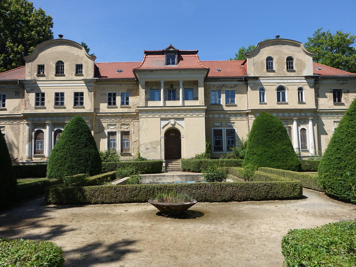 Beerwalde, sptbarockes Schloss Tannenfeld, erbaut ab 1800 (24.06.2023)