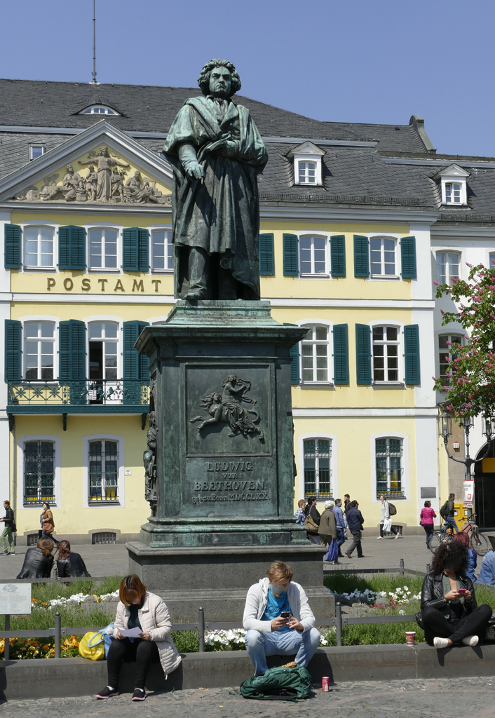 Beethoven-Denkmal auf dem Mnsterplatz in Bonn - 10.05.2017