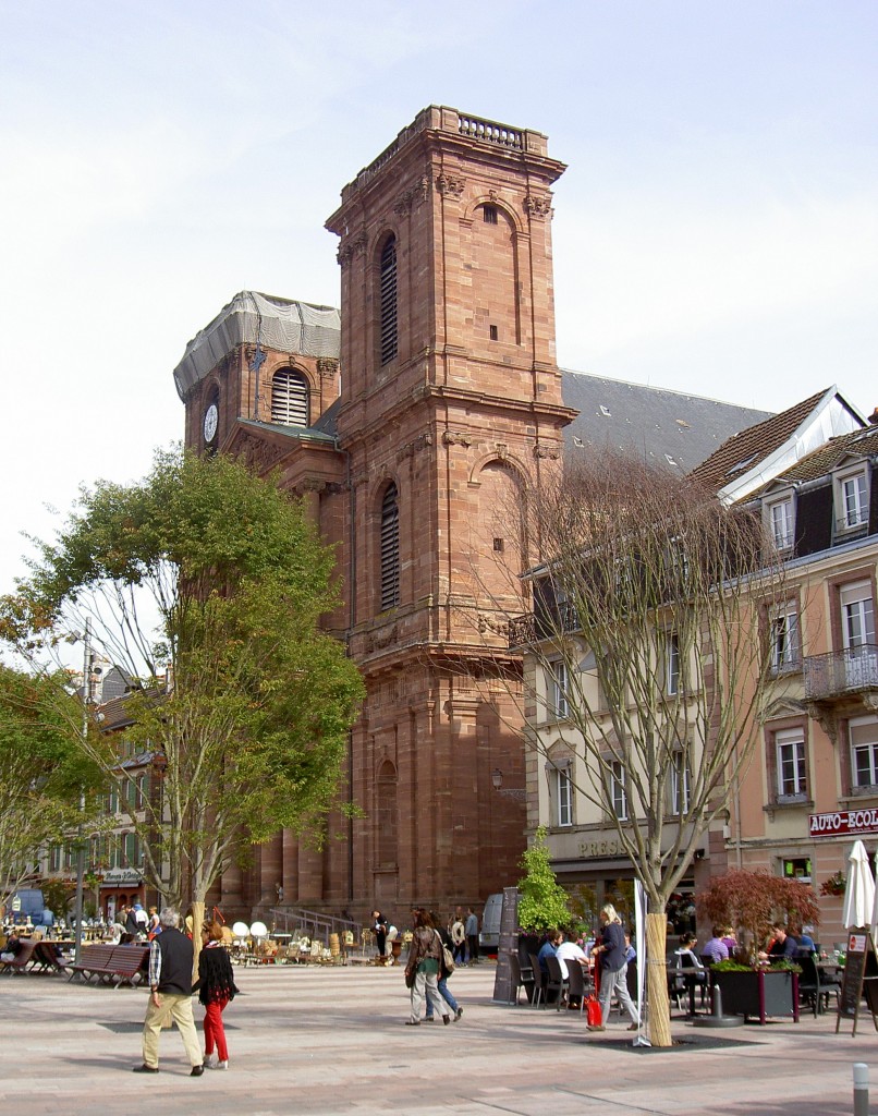 Belfort, Kathedrale St. Christophe, erbaut von 1727 bis 1752 aus Vogesen Sandstein (05.10.2014)