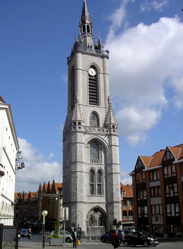 Belfried von Tournai, erbaut um 1200, lteste Belfried von Belgien (30.06.2014)