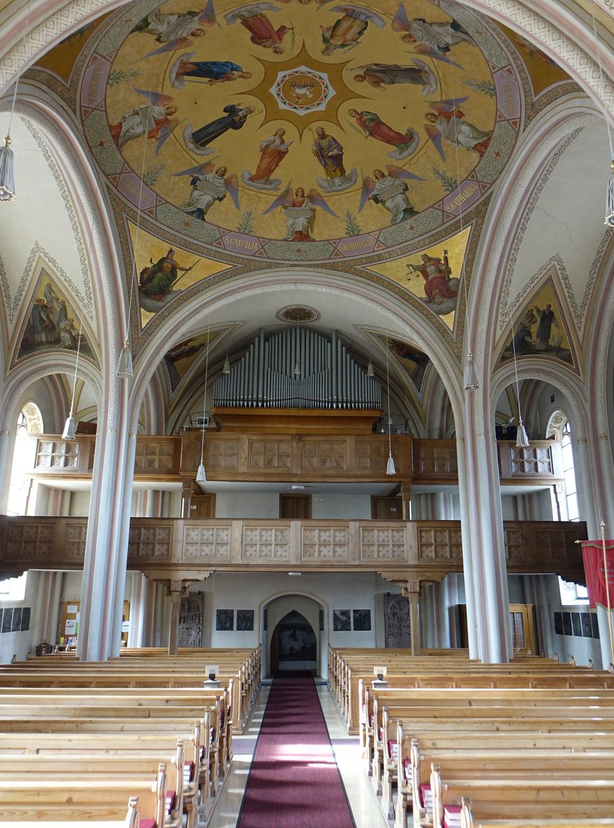 Bergen a. Chiemsee, neuromanischer Innenraum der Pfarrkirche St. gidius (26.02.2017)