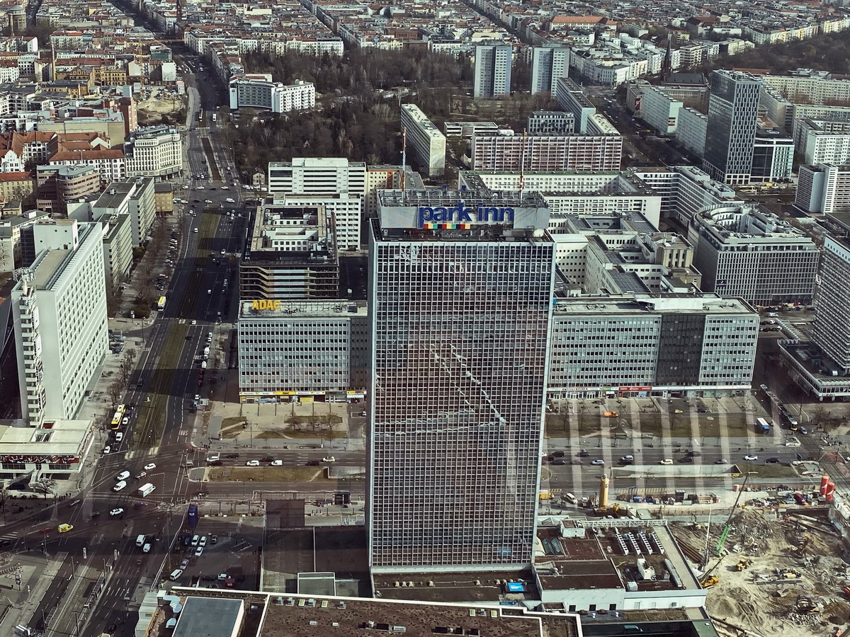 Berlin am 31. Mrz 2022, Blick vom Fernsehturm auf den Alexanderplatz in Berlin auf den Alexanderplatz.