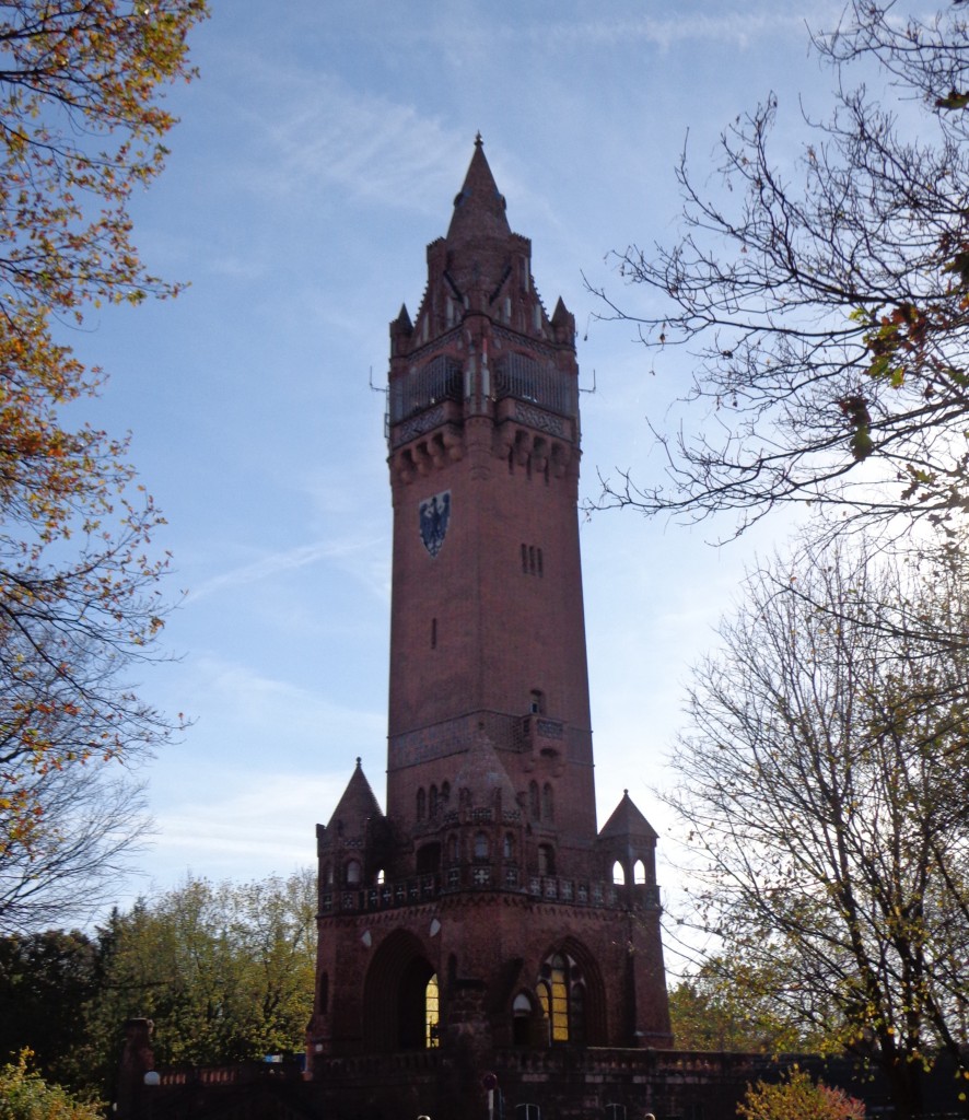 Berlin. Der Grunewaldturm. Er liegt am Rande des Grunewalds in der Nhe der Havel. (31.10.13)