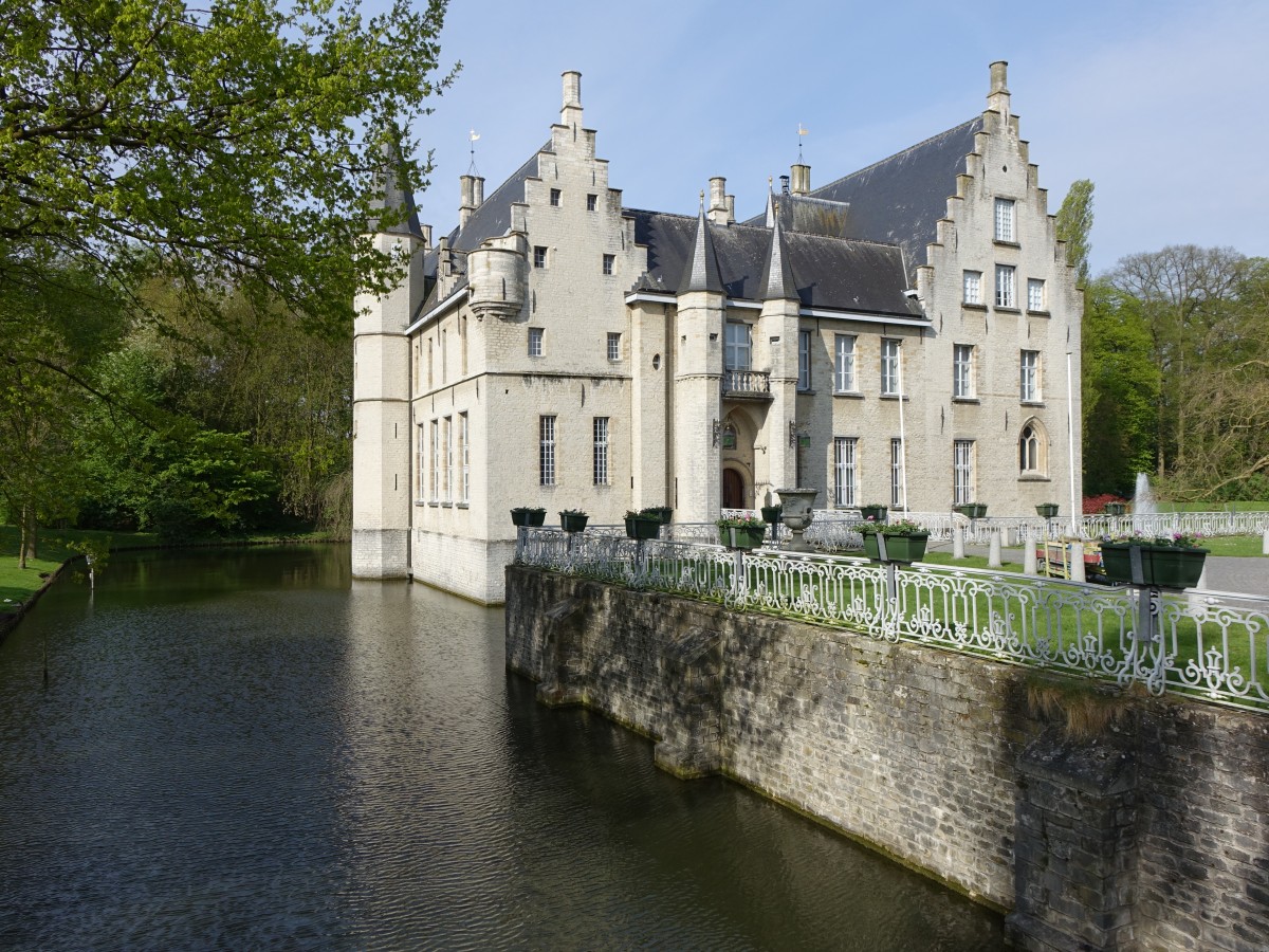 Beveren, Schloss Cortevalle, erbaut im 15. Jahrhundert von der Familie Triest, heute Heimatmuseum (29.04.2015)