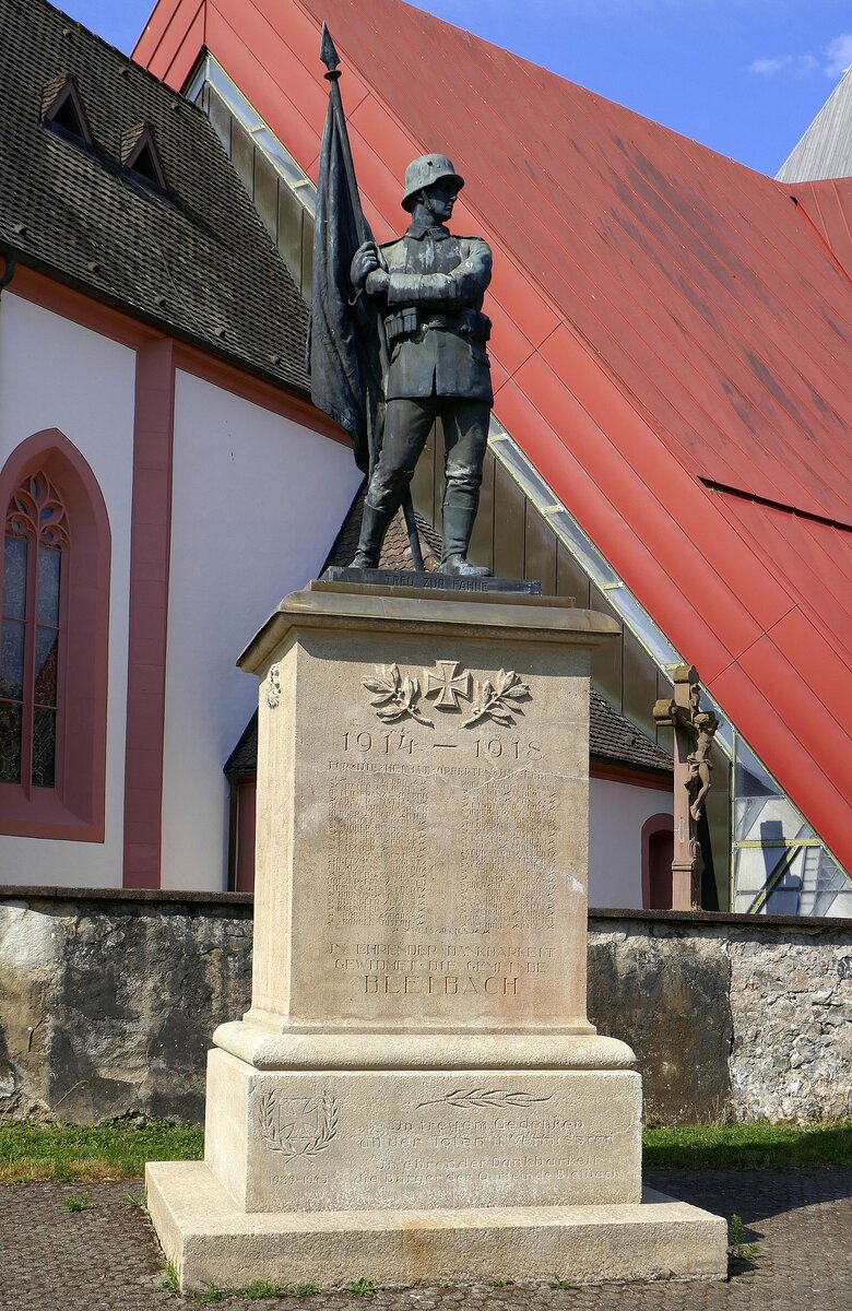 Bleibach, Denkmal fr die Gefallenen der beiden Weltkriege, Juni 2023