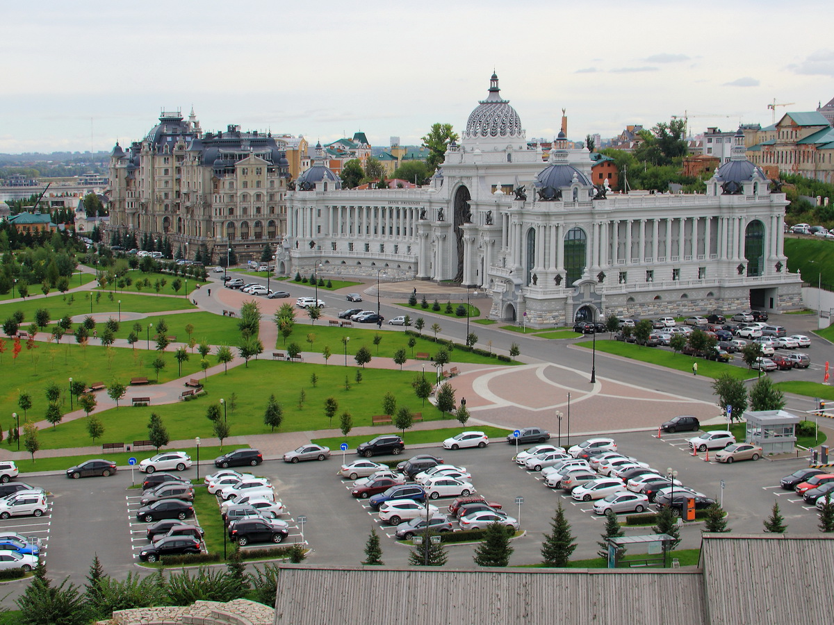 Blick auf Kasan an der Wolga, die Hauptstadt Tatarstans am 11. September 2017. Das Gebude im Zentrum ist der Palast von Landwirten in Kasan - Gebude des Landwirtschaftsministeriums und des Lebensmittels.