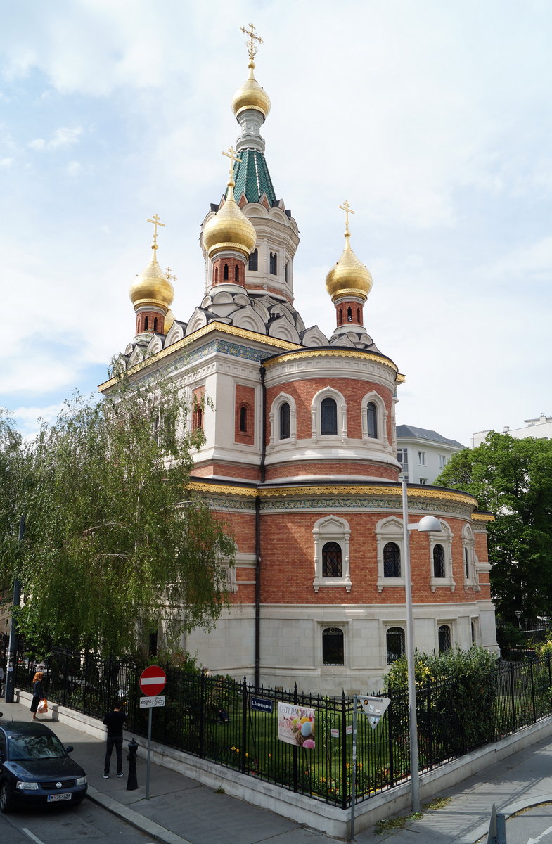 Blick auf die russisch-orthodoxe Kathedrale zum Heiligen Nikolaus im Bezirk Landstrae in Wien. Erbaut wurde die Kirche in den Jahren 1893 bis 1899. Aufgenommen am 27.04.2019.